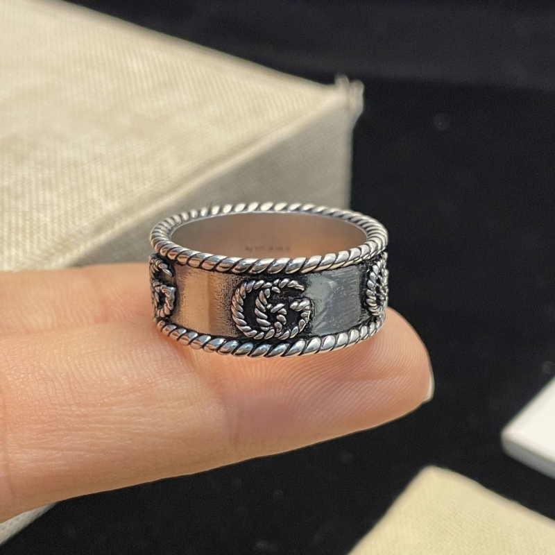 G*u*i rings